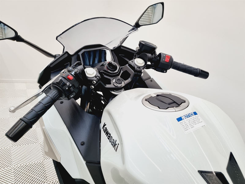 Load image into Gallery viewer, 2026 Kawasaki EX 500 Ninja SE (LAMS) - White