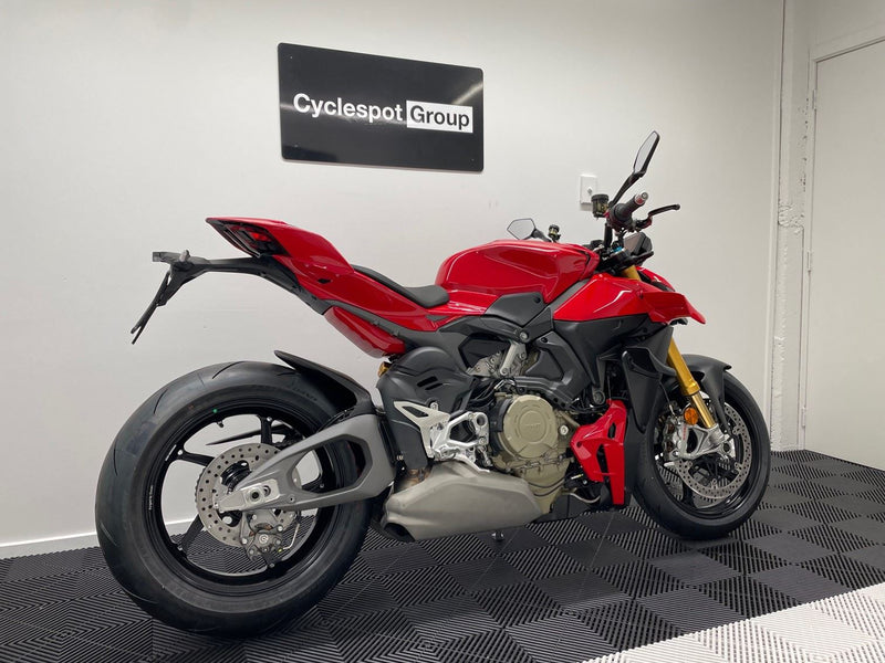 Load image into Gallery viewer, 2026 Ducati Street Fighter V4S