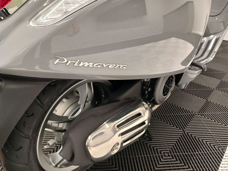 Load image into Gallery viewer, 2024 Vespa Primavera 150 | Grey Materia