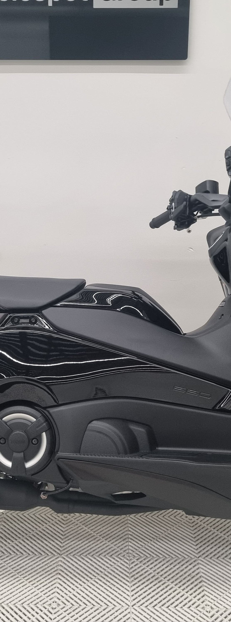 Load image into Gallery viewer, 2025 Yamaha T Max