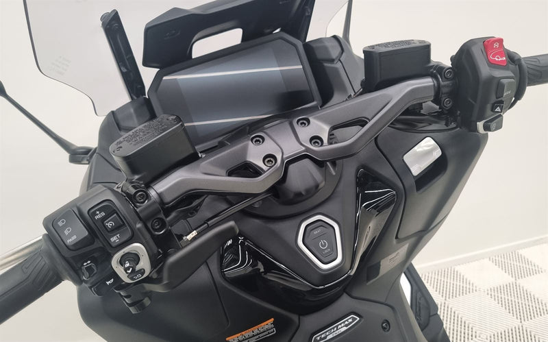 Load image into Gallery viewer, 2025 Yamaha T Max