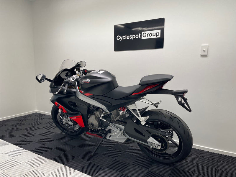 Load image into Gallery viewer, 2024 Aprilia RS 660