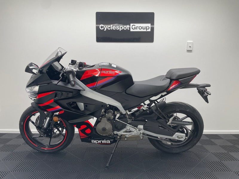 Load image into Gallery viewer, 2025 Aprilia RS 457