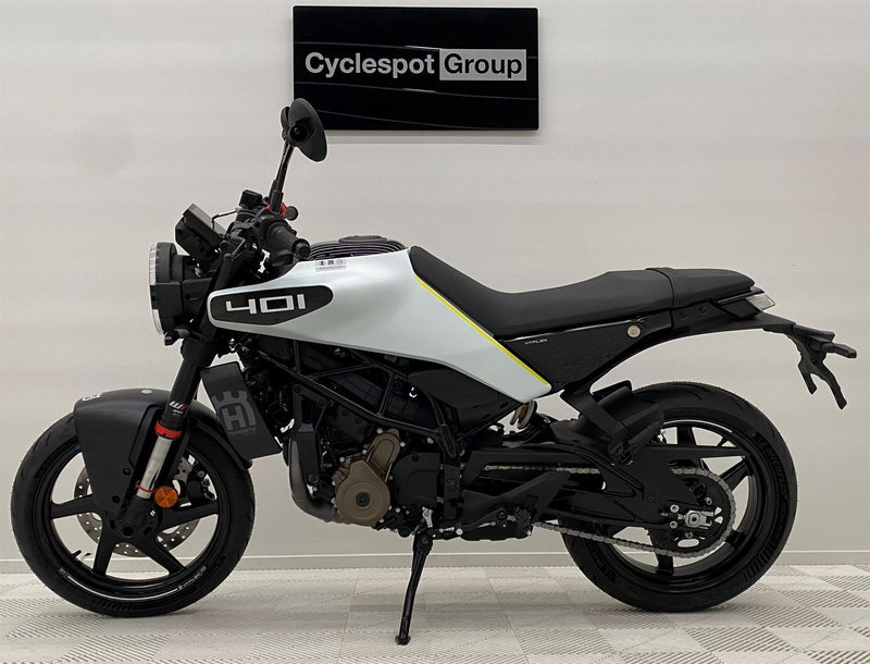 Load image into Gallery viewer, 2024 Husqvarna Vitpilen 401