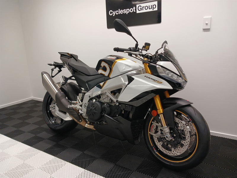 Load image into Gallery viewer, 2024 Aprilia Tuono V4 Factory + Akrapovic Slip-on