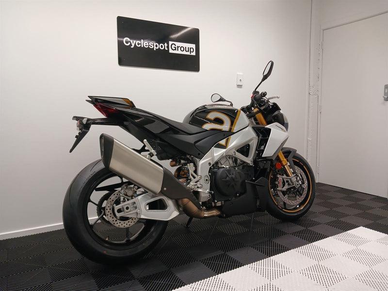 Load image into Gallery viewer, 2024 Aprilia Tuono V4 Factory + Akrapovic Slip-on