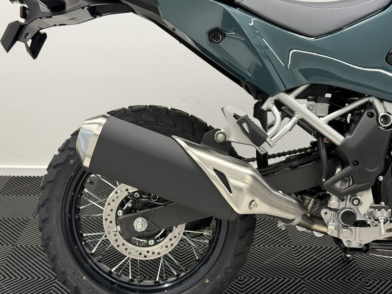 Load image into Gallery viewer, 2026 Kawasaki KLE 500