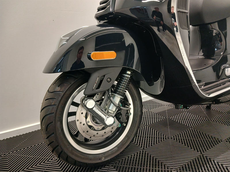 Load image into Gallery viewer, 2024 Vespa GTS 150 Super