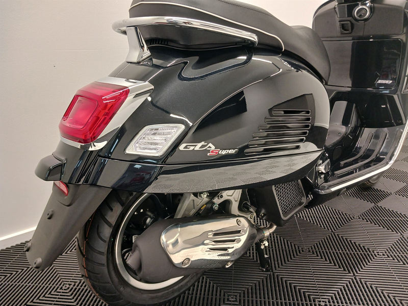 Load image into Gallery viewer, 2024 Vespa GTS 150 Super