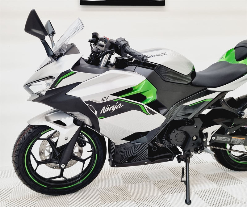 Load image into Gallery viewer, 2024 Kawasaki Ninja E-1 EV LAMS