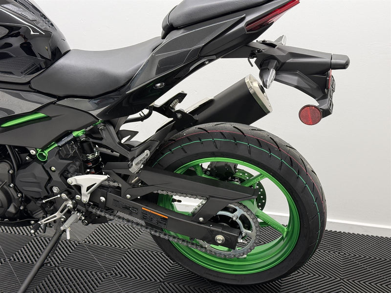 Load image into Gallery viewer, 2026 Kawasaki Z 500 SE LAMS