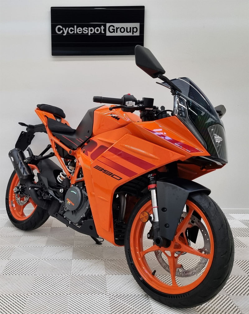 Load image into Gallery viewer, 2024 KTM RC 390