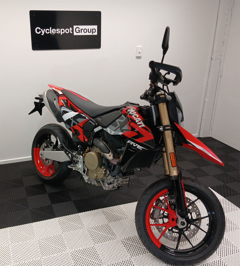 Load image into Gallery viewer, 2025 Ducati Hypermotard 698 Mono RVE