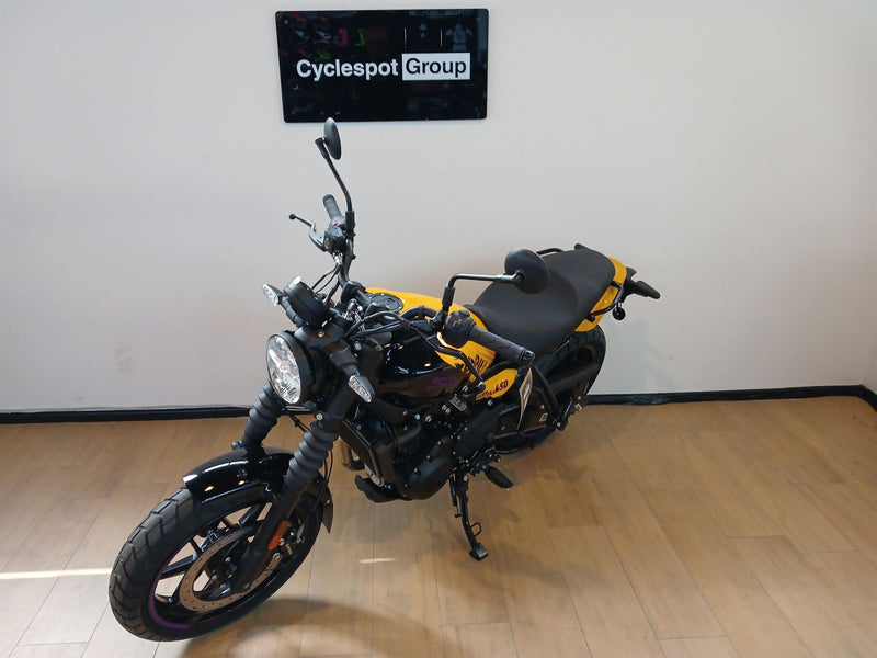 Load image into Gallery viewer, 2025 Royal Enfield Guerrilla 450