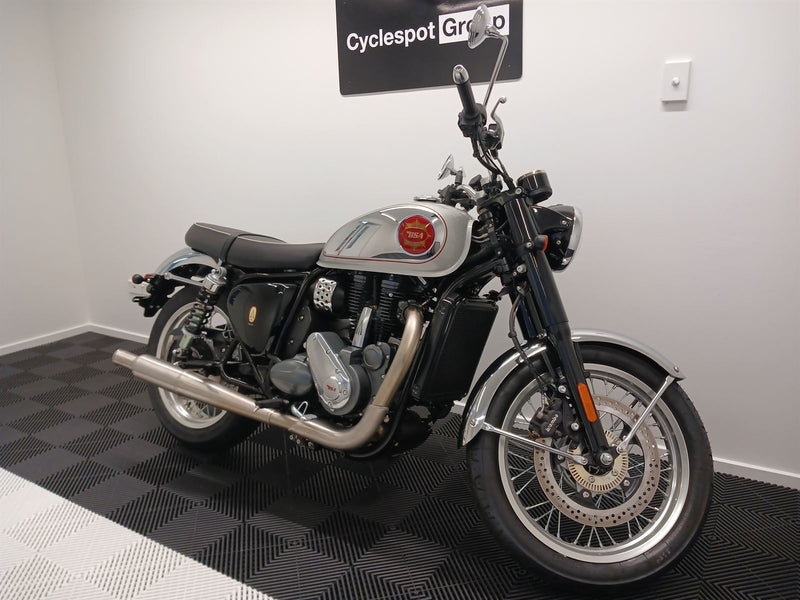 Load image into Gallery viewer, 2024 BSA Gold Star Legacy Edition
