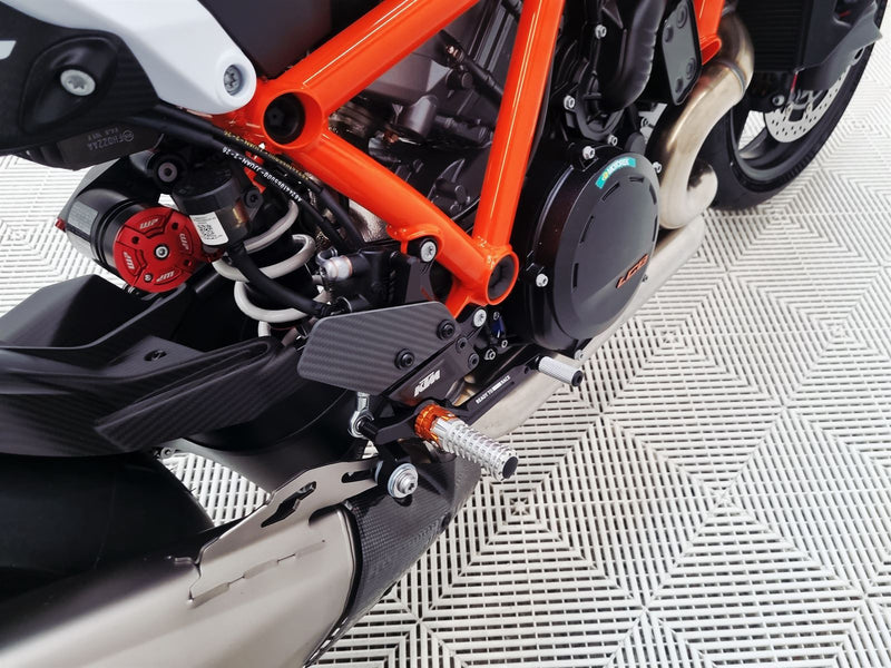 Load image into Gallery viewer, 2026 KTM Superduke 1390RR
