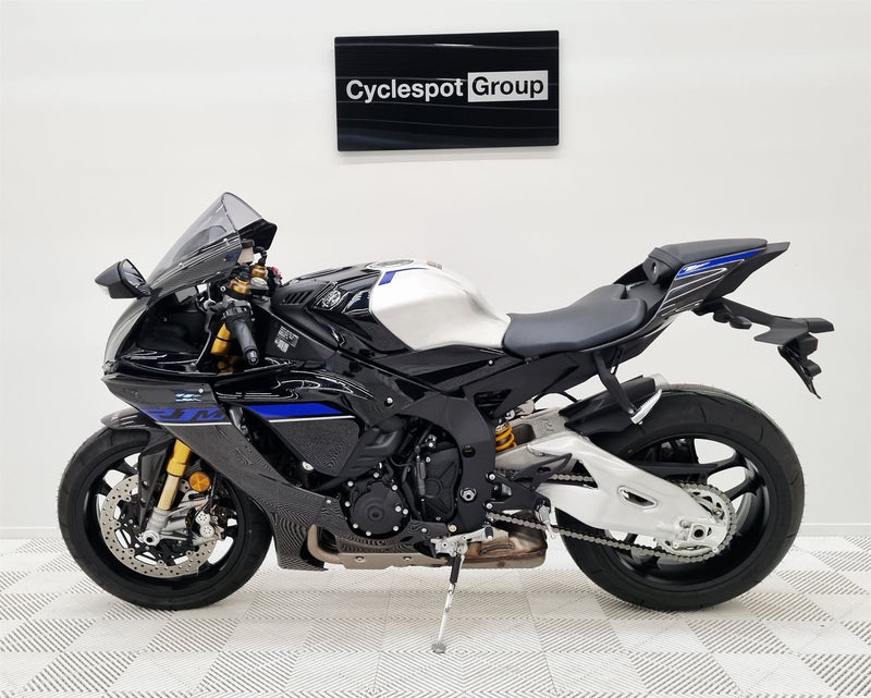 Load image into Gallery viewer, 2024 Yamaha R 1 M