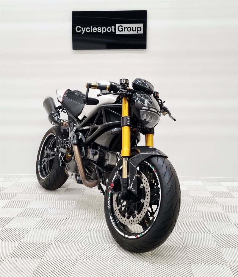 Load image into Gallery viewer, 2009 Ducati Monster