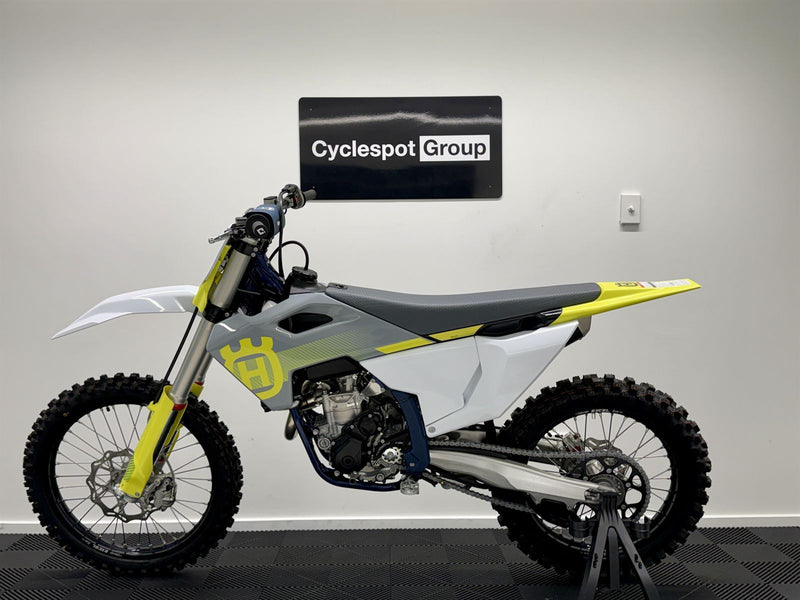 Load image into Gallery viewer, 2024 Husqvarna FC 350