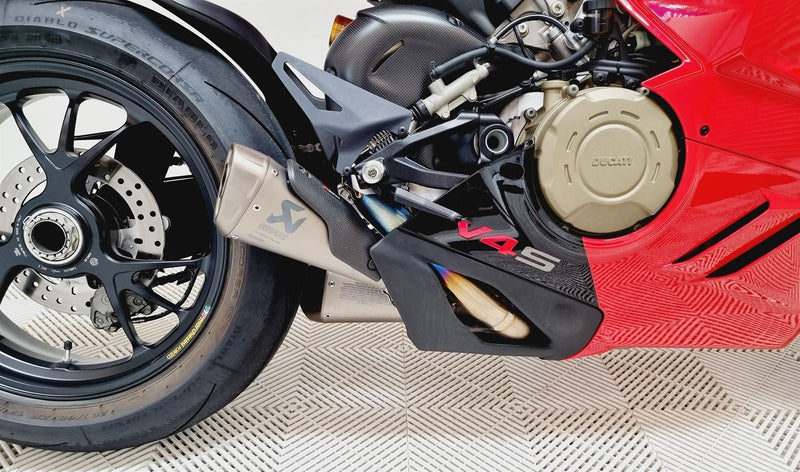 Load image into Gallery viewer, 2023 Ducati Panigale V4s Registered 2025