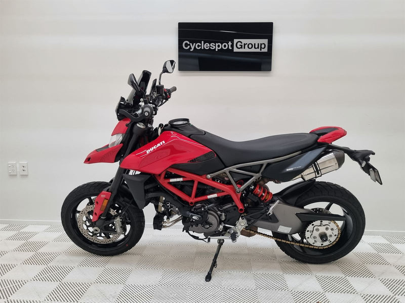 Load image into Gallery viewer, 2022 Ducati Hypermotard 950