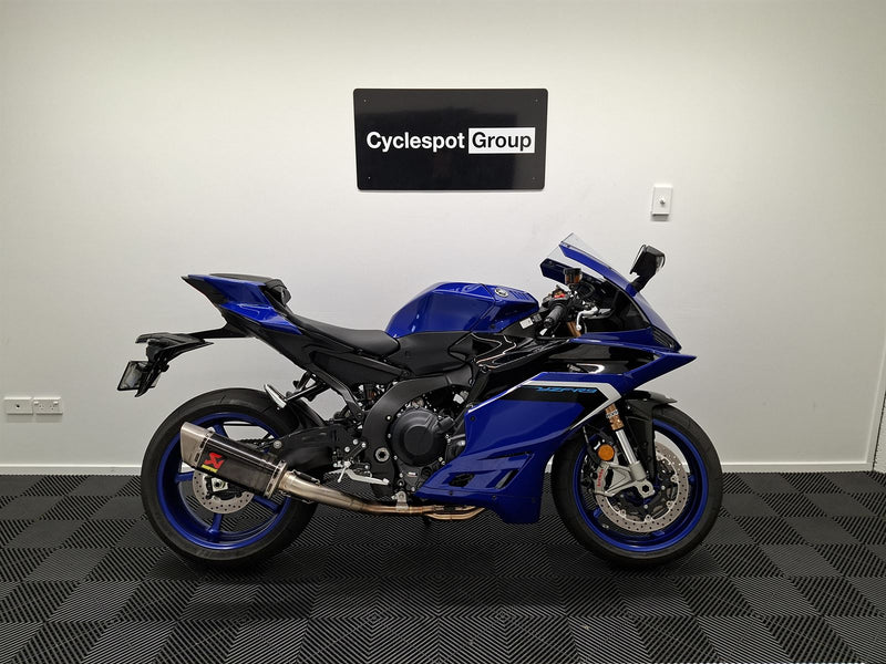 Load image into Gallery viewer, 2025 Yamaha YZF-R9 R9 - AKRAPOVIC EXHAUST