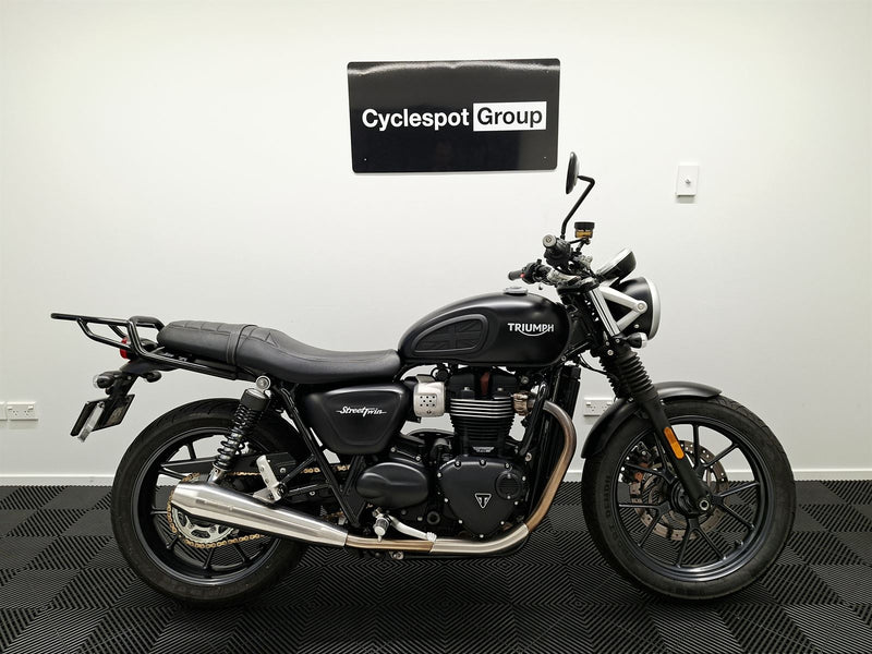 Load image into Gallery viewer, 2017 Triumph Street Twin