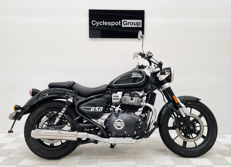 Load image into Gallery viewer, 2025 Royal Enfield Super Meteor 650