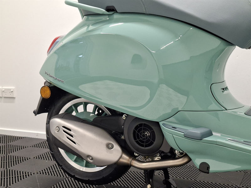 Load image into Gallery viewer, 2026 Vespa Primavera 80th Anniversary