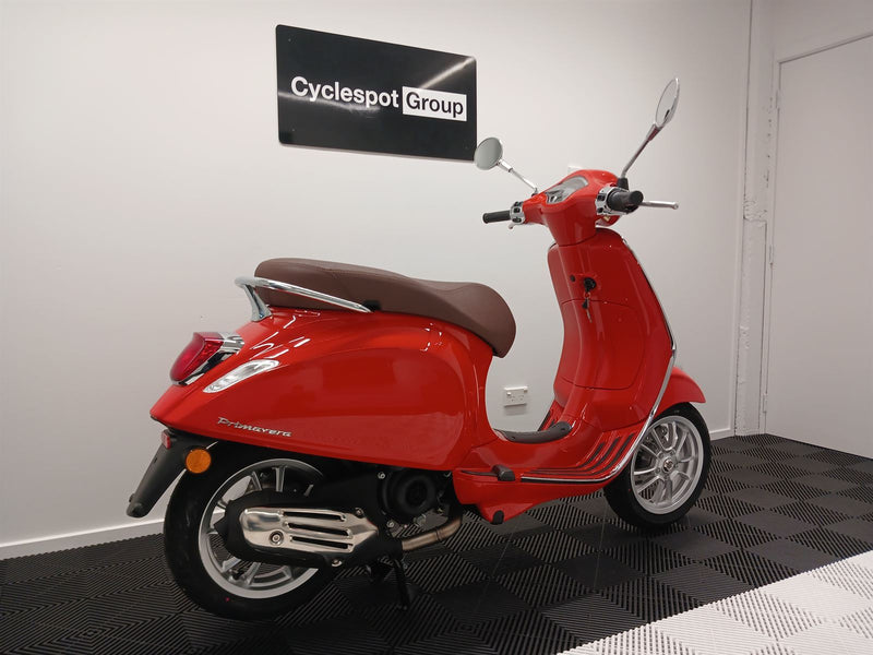 Load image into Gallery viewer, 2024 Vespa Primavera