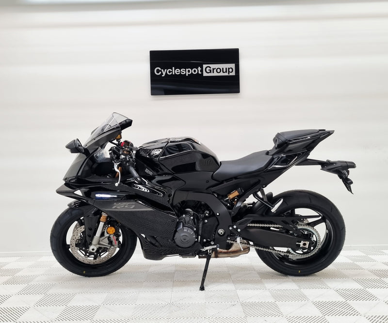 Load image into Gallery viewer, 2027 Yamaha R9
