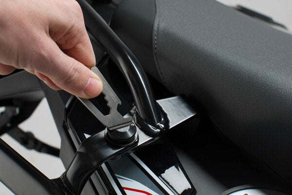 Load image into Gallery viewer, SW MOTECH MULTITOOL KEY CHAIN
