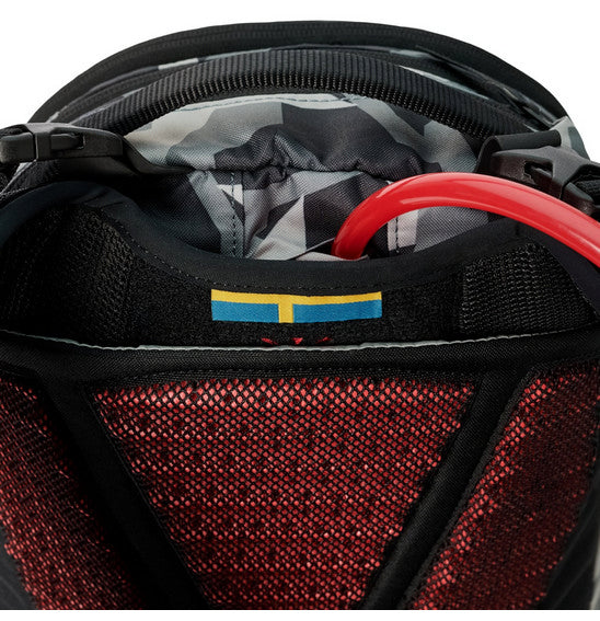 Load image into Gallery viewer, USWE Shred 25L MTB Daypack
