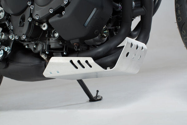 Load image into Gallery viewer, BASH PLATE SW MOTECH SILVER YAMAHA FJ-09 14-21 MT-09 14-21 NIKEN 18-23 TRACER 900 14-21 XSR900 15-21
