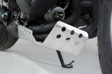 Load image into Gallery viewer, BASH PLATE SW MOTECH SILVER YAMAHA FJ-09 14-21 MT-09 14-21 NIKEN 18-23 TRACER 900 14-21 XSR900 15-21
