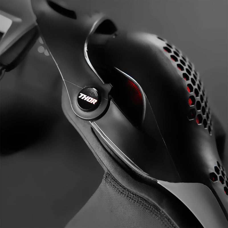 Load image into Gallery viewer, THOR KNEEGUARD SENTINEL BLACK
