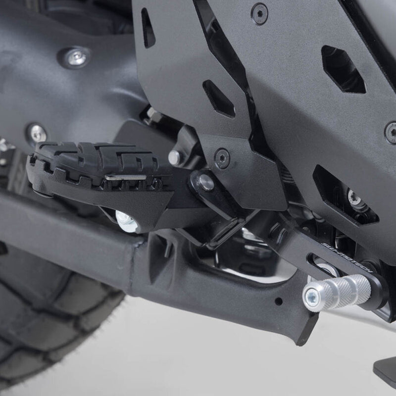 Load image into Gallery viewer, FOOTREST KIT SW MOTECH ION HONDA BMW TRIUMPH
