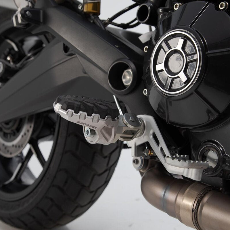 Load image into Gallery viewer, FOOTREST KIT SW MOTECH EVO DUCATI
