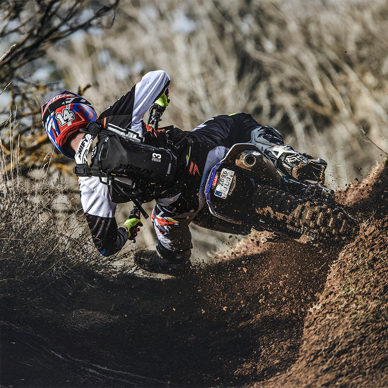 Load image into Gallery viewer, KRIEGA Hydro 3 Backpack - lifestyle pic
