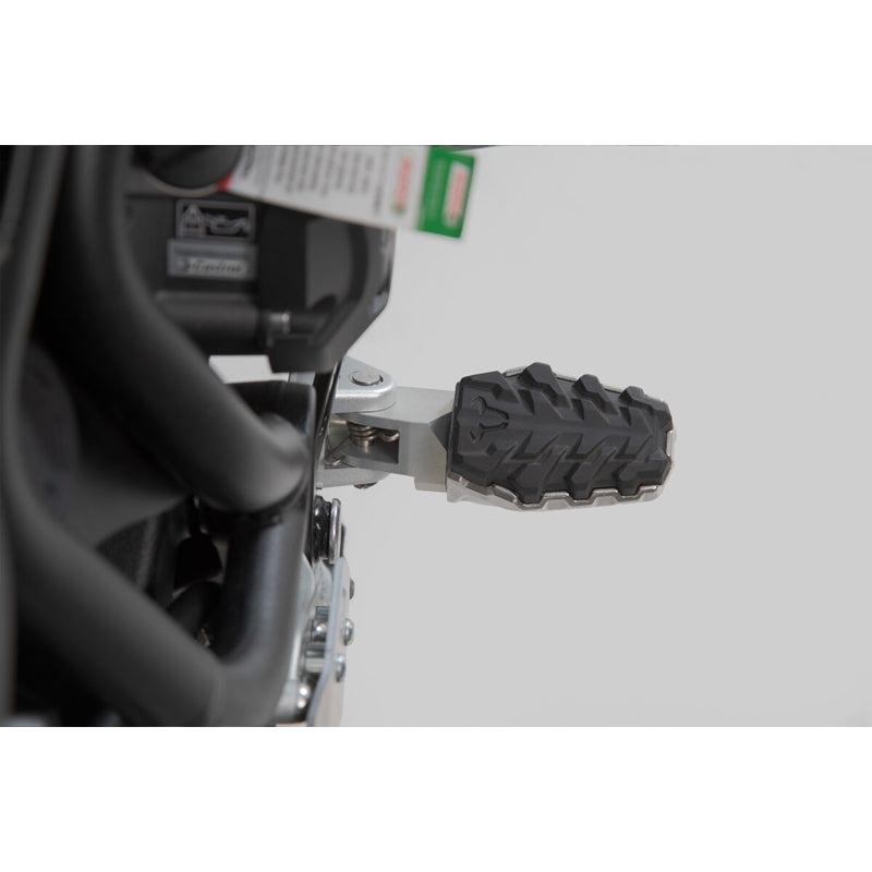 Load image into Gallery viewer, FOOTREST KIT SW MOTECH EVO TRIUMPH TIGER 800 TIGER 900 TIGER 1200 SCRAMBLER
