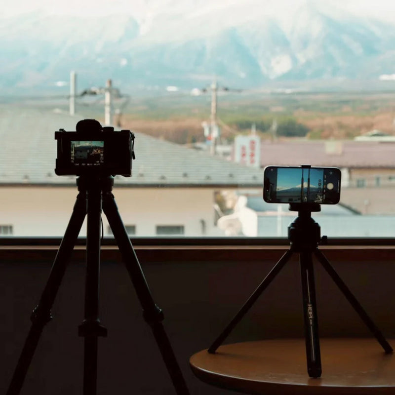 Load image into Gallery viewer, HEIPI VISION 3-IN-1 CARBON FIBER TRAVEL TRIPOD TWIST QUICK RELEASE
