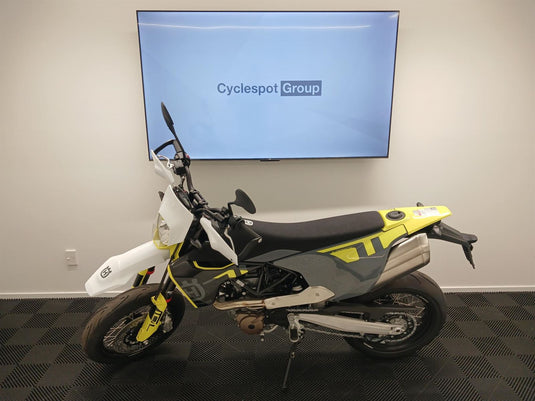 2024 Husqvarna FS 701 Supermoto