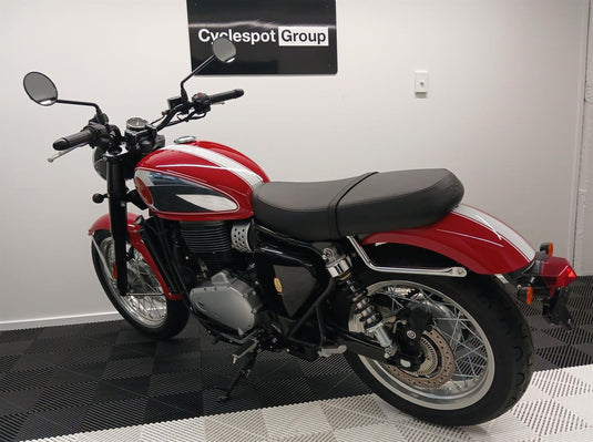 2025 BSA Gold Star Insignia Red - EX Demo