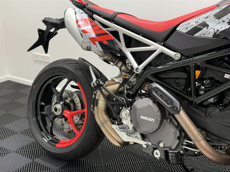 Load image into Gallery viewer, 2024 Ducati Hypermotard 950 RVE
