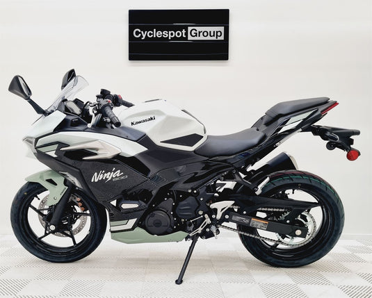 2026 Kawasaki EX 500 Ninja SE (LAMS) - White