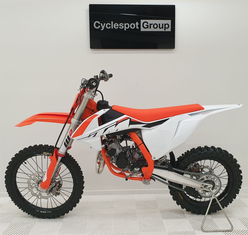 Load image into Gallery viewer, 2024 KTM SX 85 Small Wheel
