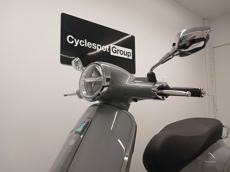 Load image into Gallery viewer, 2024 Vespa Primavera 150 | Grey Materia
