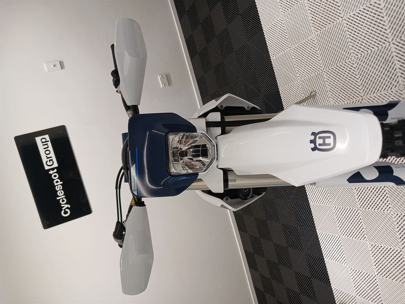 Load image into Gallery viewer, 2026 Husqvarna FE 501
