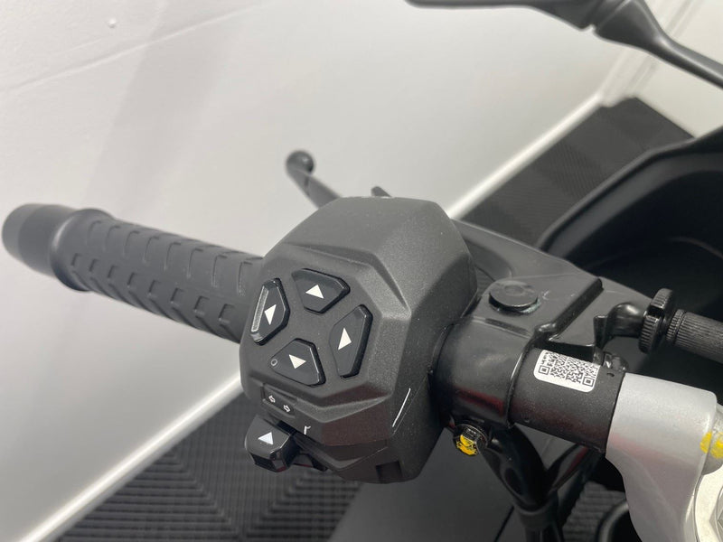 Load image into Gallery viewer, 2025 Aprilia RS 457

