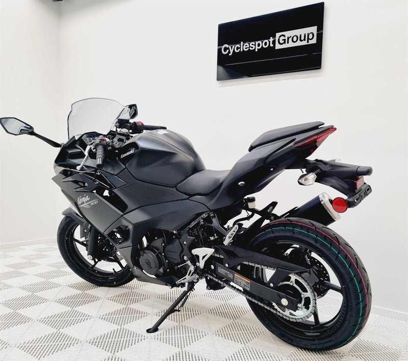 Load image into Gallery viewer, 2026 Kawasaki EX500 Ninja 500
